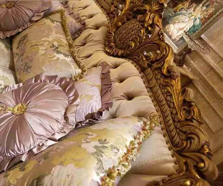 Luxury gold sofa with wooden carving - Image 2