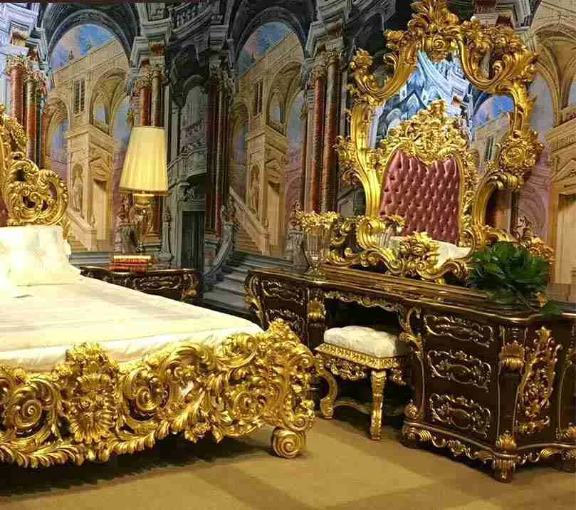 Grand Baroque-Style Gilded Bedroom Suite craftsmanship close-up – Beds design
