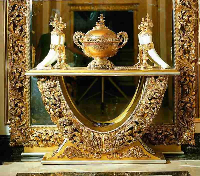 Luxury solid wood console table craftsmanship close-up – Console tables design