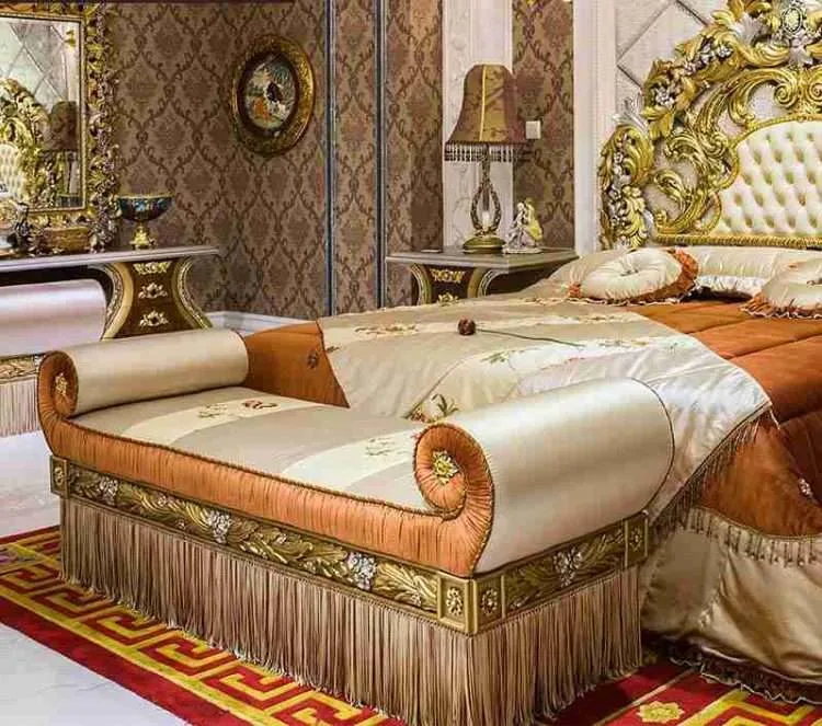 Luxury upholstered queen bed - Image 4