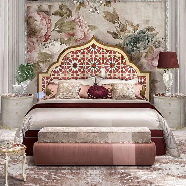 Luxury Traditional Queen Bed with Elegant Headboard