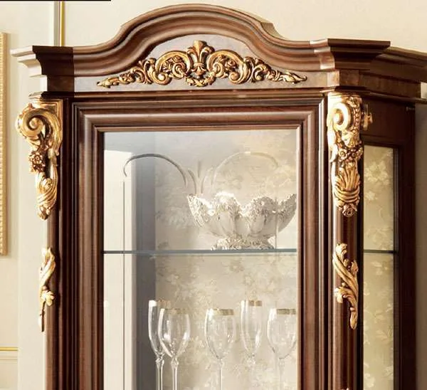 Classic tv stand and display cabinet - Image 2
