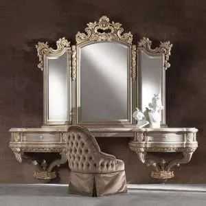 Antique dressing table with mirror