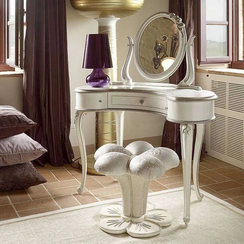 Elevate Her Room with Classic Upholstered Beds craftsmanship close-up – Beds design