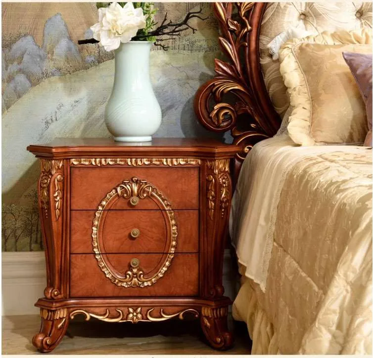 Baroque Mahogany Bed with Scallop Shell Cresting craftsmanship close-up – Beds design